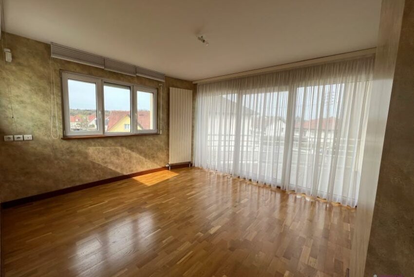 A VENDRE MAISON D'ARCHITECTE T 7 PROX. A 36