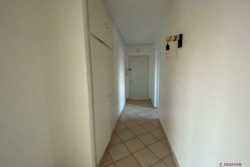 APPARTEMENT 3 PIECES AVEC BALCON-CAVE