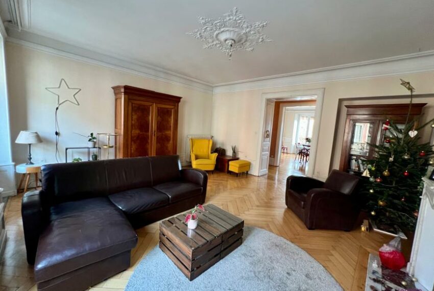 A VENDRE BELFORT APPARTEMENT type HAUSMANNIEN T4 avec GARAGE