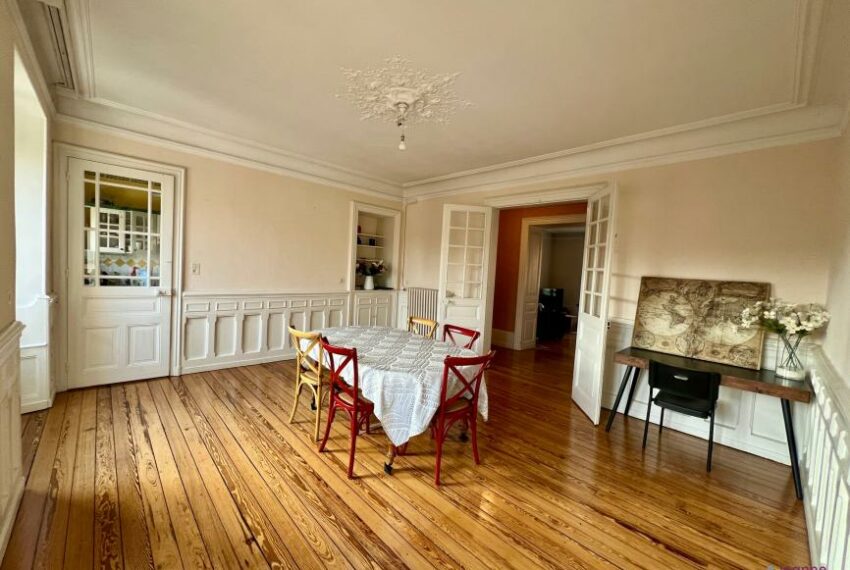 A VENDRE BELFORT APPARTEMENT type HAUSMANNIEN T4 avec GARAGE