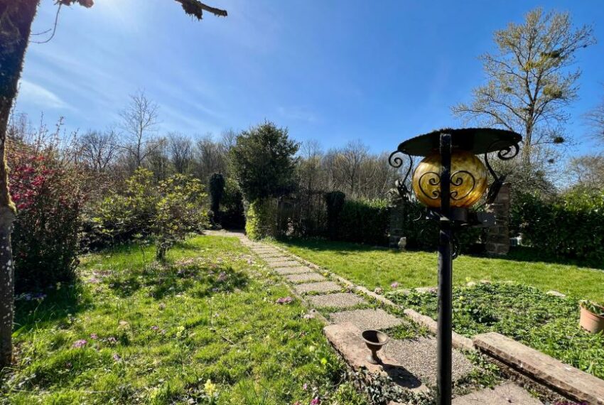 A VENDRE MAISON T 5 BAVILLIERS-JARDIN-GARAGE