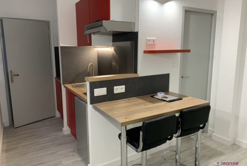 BELFORT Centre Studio en parfait état