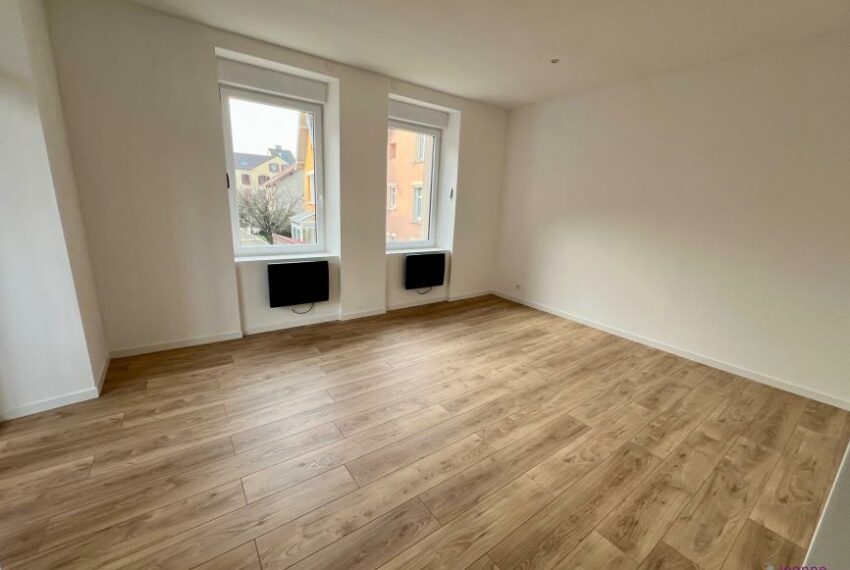 A VENDRE MAISON DE VILLE T 4 TERRASSE-GARAGE