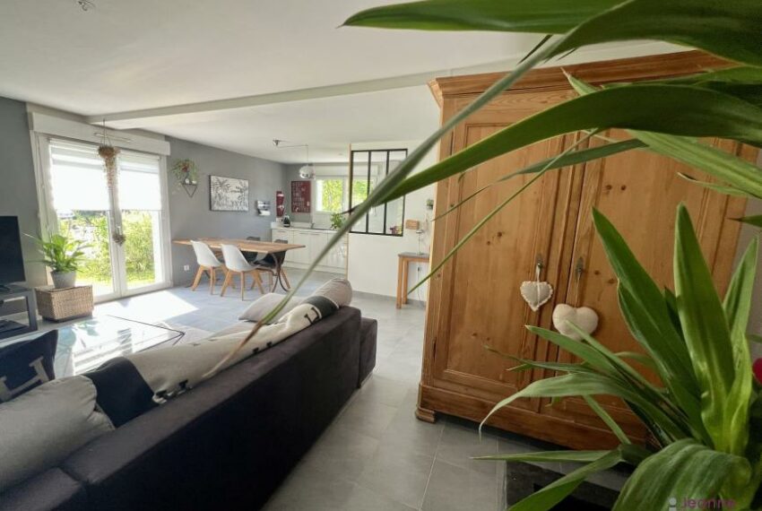 A VENDRE MAISON T4 VANDONCOURT- 8kms frontiere Suisse- 15kms Mon