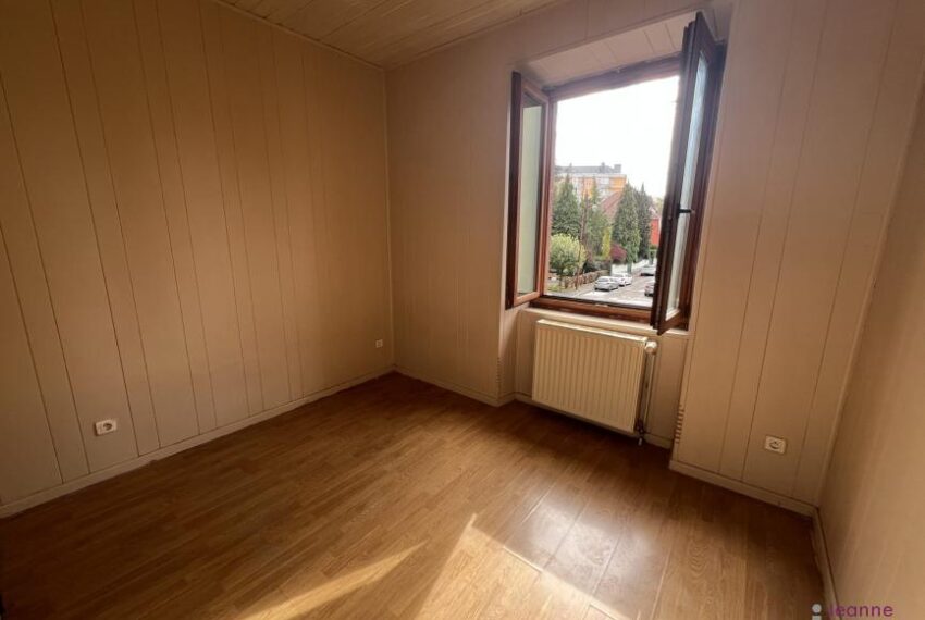 A VENDRE APPARTEMENT T2- Garage- jardin collectif
