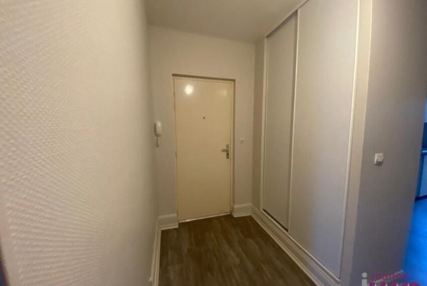 CENTRE-VILLE APPARTEMENT 2 PIÈCES + CAVE