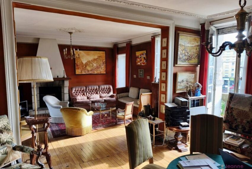 A VENDRE BELFORT CENTRE APPARTEMENT T6 A RENOVER et GARAGE