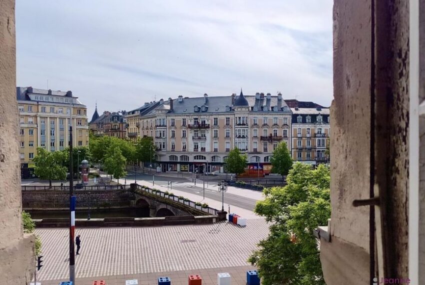 A VENDRE BELFORT CENTRE APPARTEMENT T6 A RENOVER et GARAGE