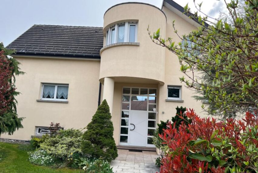 A VENDRE MAISON DANJOUTIN -proche A 36 - GARAGE double