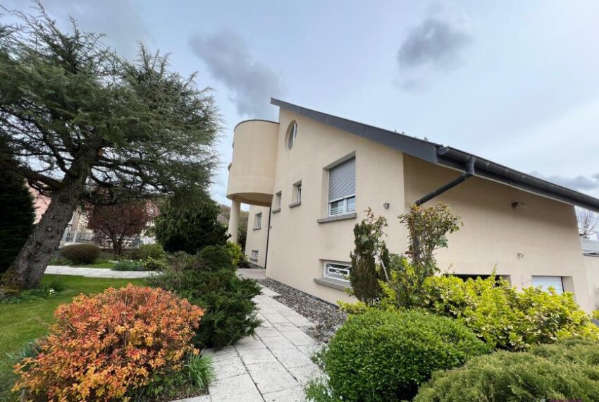 A VENDRE MAISON DANJOUTIN -proche A 36 - GARAGE double