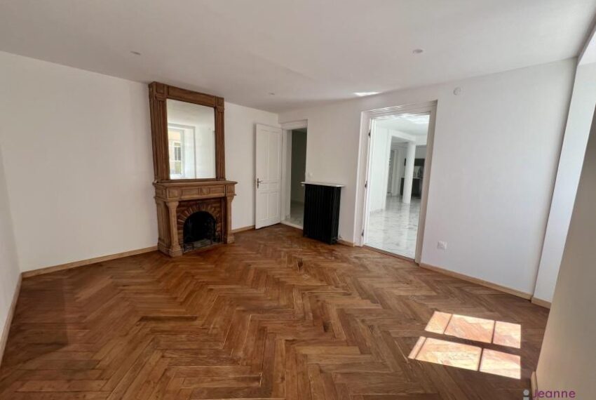 A VENDRE APPARTEMENT T4 DELLE AVEC JARDIN