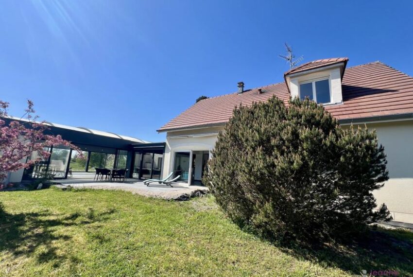 A VENDRE MAISON EXCEPTIONNELLE EVETTE SALBERT T 7 avec piscine i