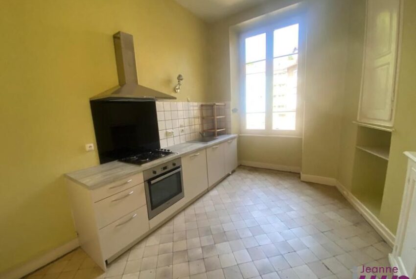 A louer au coeur de Ville Belfort Beau T6 Haussmanienn