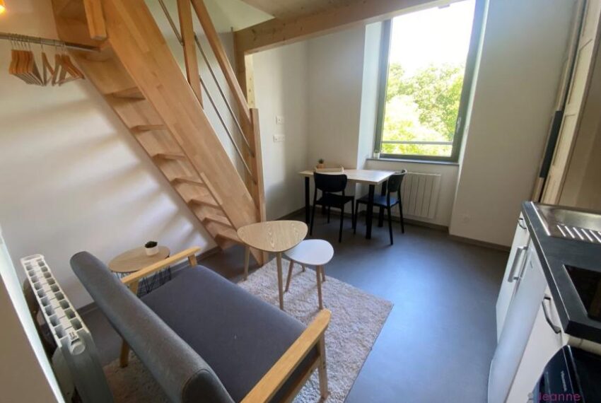 À LOUER STUDIO MEUBLÉ EN DUPLEX NEUF