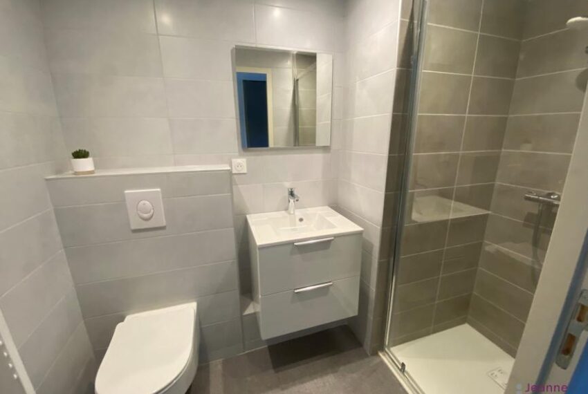 À LOUER STUDIO MEUBLÉ EN DUPLEX NEUF