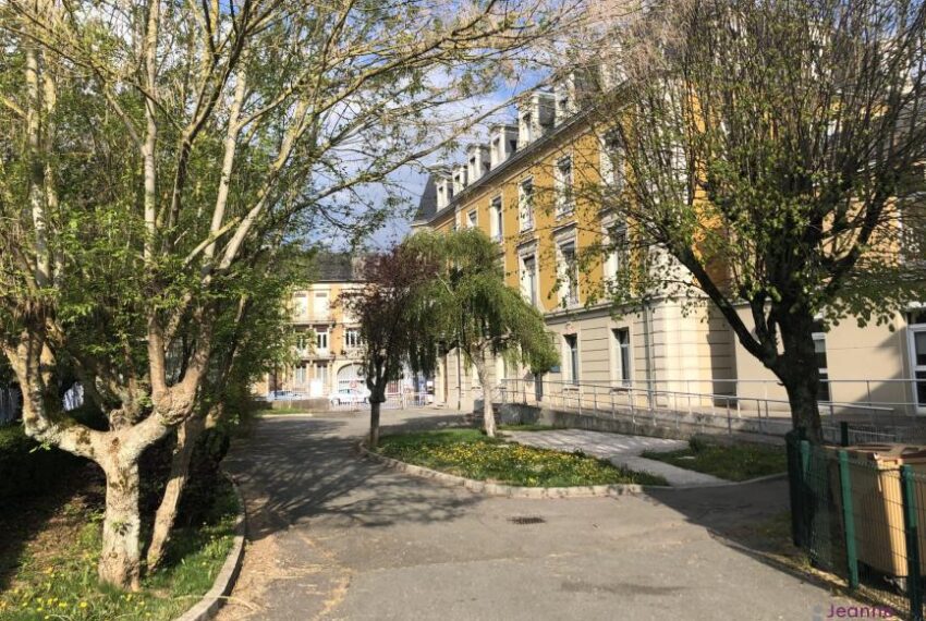 BELFORT Centre local de 173m² + Garage