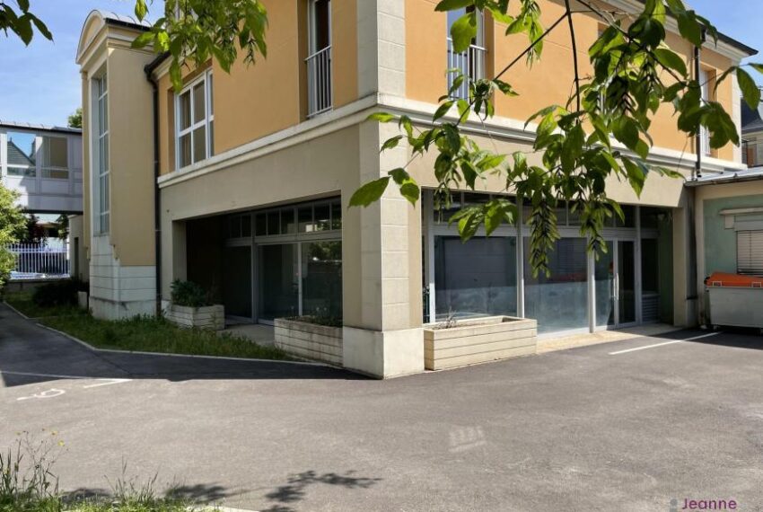 BELFORT Centre local de 173m² + Garage
