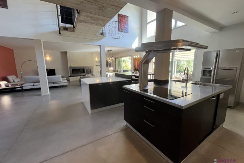 15 MN DU CENTRE VILLE DE BELFORT - GRANGE RENOVEE DE 290M²