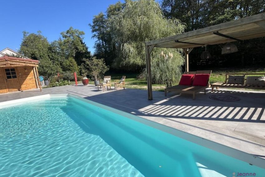 15 MN DU CENTRE VILLE DE BELFORT - GRANGE RENOVEE DE 290M²