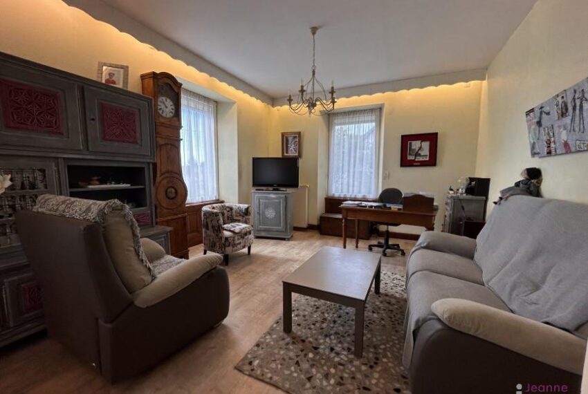 À vendre à Bavilliers - maison spacieuse sur un grand terrain