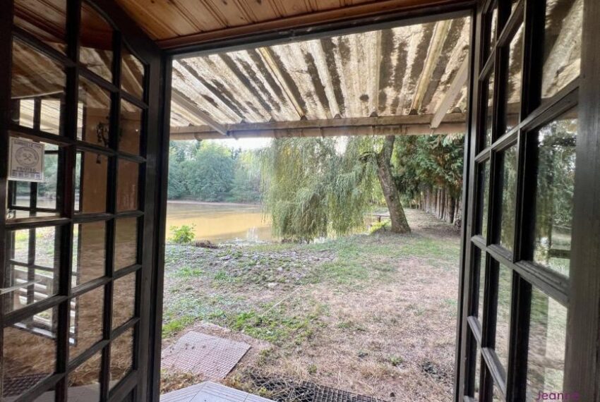 A VENDRE ETANG avec Magnifique Cabane de pecheur sur 122 ares